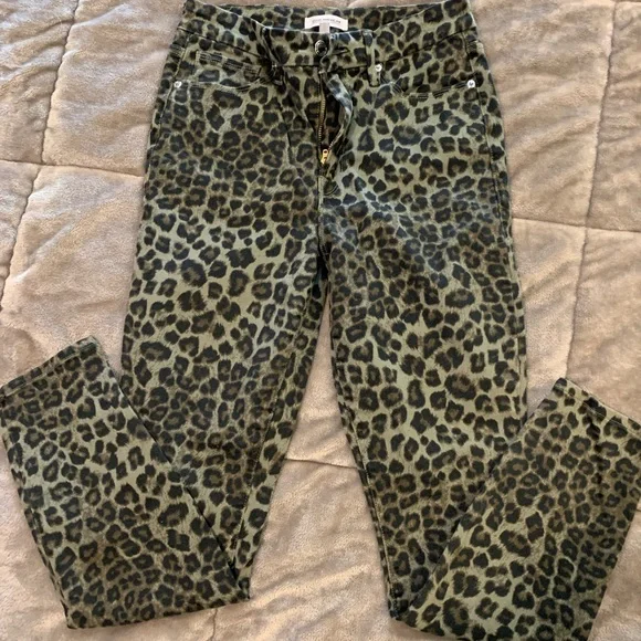 Good American “good waist crop” - Picture 2 of 6